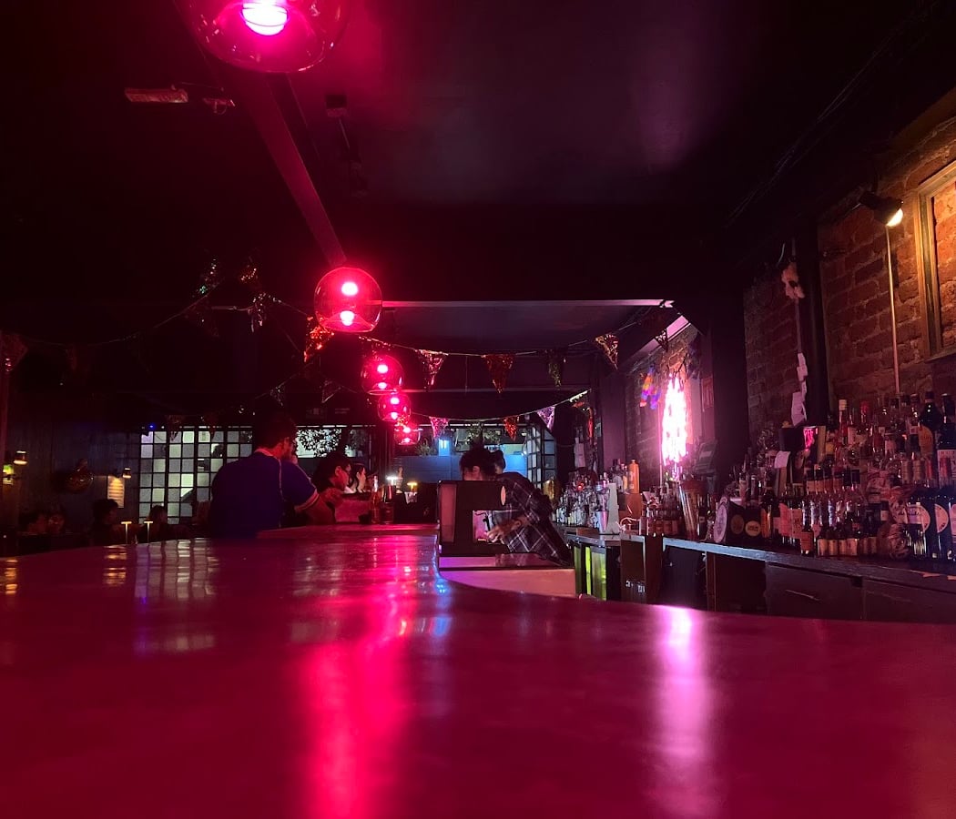 Ladina Bar 5